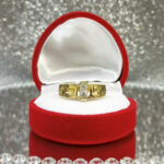 Złoty pierścionek droga grecki z kamieniem