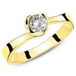 Złoty pierścionek zaręczynowy asymetryczny