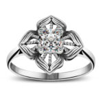 Pierścionek z ażurowym kwiatem