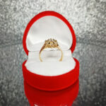 Złoty pierścionek duży kwiat 333