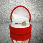 Złoty pierścionek z cyrkoniami 333