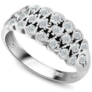 Pierścionek z białymi kamieniami