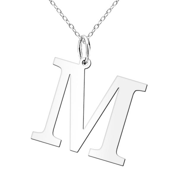 Naszyjnik celebrytka z dużą literą M