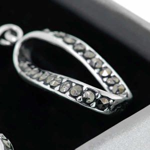 Wisiorek z markazytami