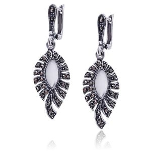 Kolczyki wiszące z markazytami i opalem