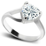 Pierścionek z sercową cyrkonią