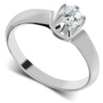 Klasyczny pierścionek z cyrkonią 4mm