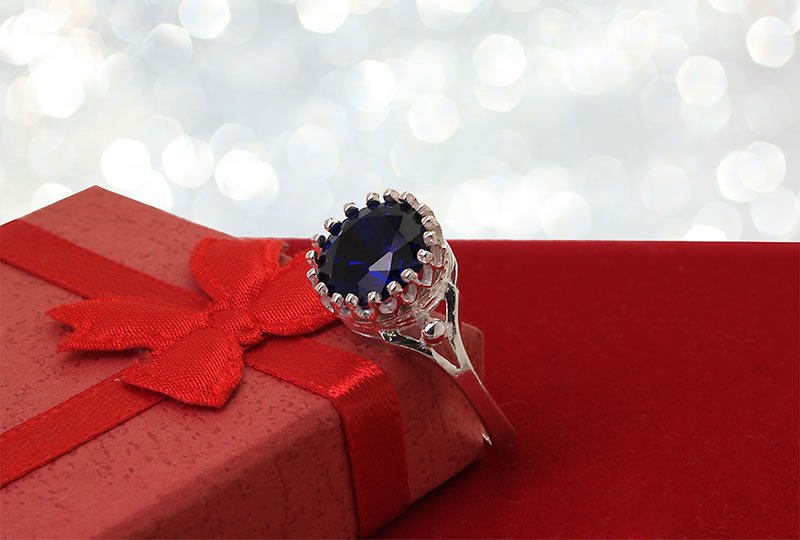 Pierścionek z szafirową cyrkonią 10mm