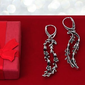 Kolczyki zdobione kwiatami