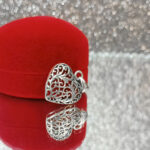 Ażurowy wisiorek serce z łańcuszkiem KOMPLET