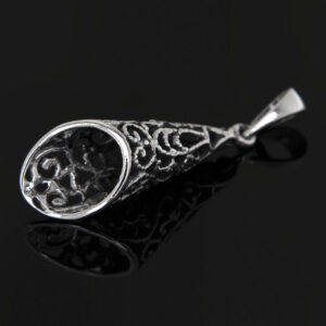 Wisiorek ażurowy stożek