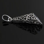 Wisiorek ażurowy stożek