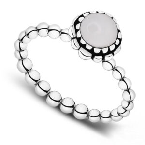 Pierścionek kulkowy z mlecznym kamieniem