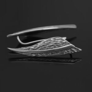 Długie nausznice na dół ucha