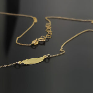 Złoty naszyjnik z piórkiem 333 8k