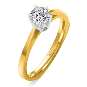 Złoty pierścionek zaręczynowy z diamentem