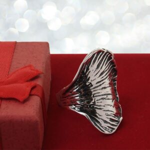 Duży pierścionek liść miłorzębu