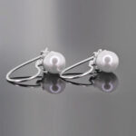 Wiszące kolczyki z perełką 8mm