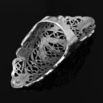 Długi ażurowy pierścionek