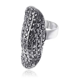 Pierścionek długi zdobiony