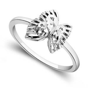 Pierścionek z diamentowanym motylem