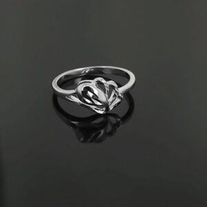 Pierścionek z ozdobą