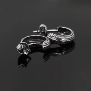 Srebrne kolczyki półokrągłe ze zdobieniami