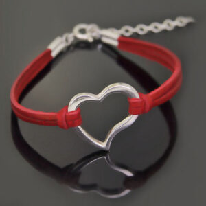 Bransoletka na czerwonym rzemyku serce