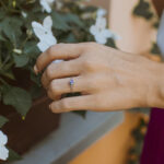 Pierścionek z kolorowymi cyrkoniami