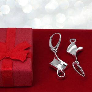 Kolczyki skręcone z pętelką