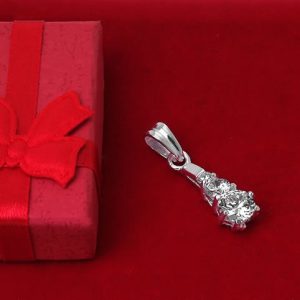 Wisiorek z trzema cyrkoniami