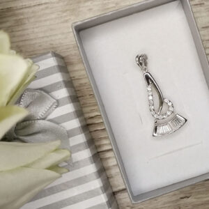 Wisiorek w stylu greckim