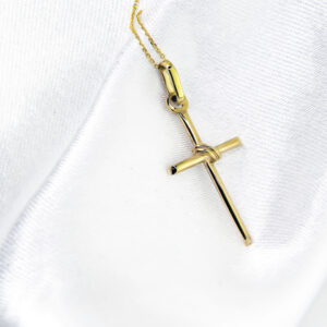 Krzyżyk z łańcuszkiem ze złota + pudełko z grawerem Pamiątka I Komunii Świętej