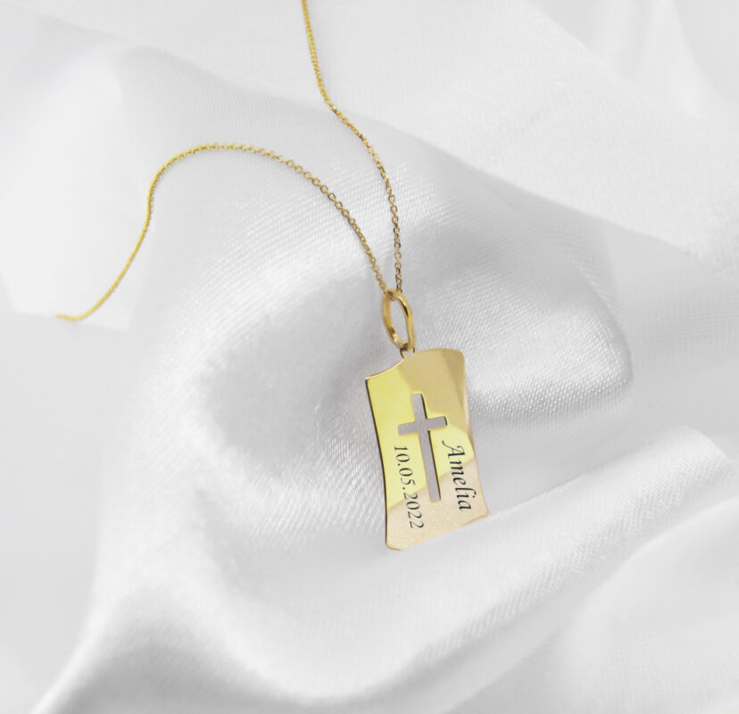 Krzyżyk z łańcuszkiem ze złota + pudełko z grawerem Pamiątka I Komunii Świętej