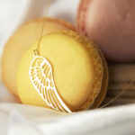 Złoty naszyjnik duże skrzydło anioła