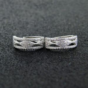 Błyszczące kolczyki z cyrkoniami