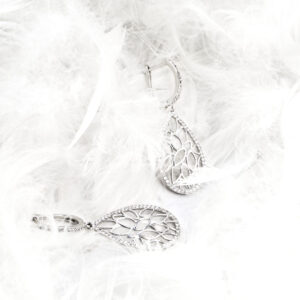 Ażurowe wiszące kolczyki