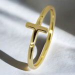 Obrączka z krzyżem - srebro pozłacane