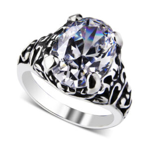 Pierścionek bogato zdobiony z owalną cyrkonią