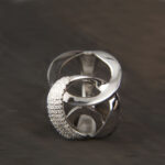 Pierścionek z przeplotem