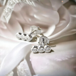 Potrójne kolczyki z cyrkonią