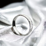 Obrączka diamentowana wzorzysta