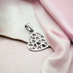 Wisiorek ażurowe serce