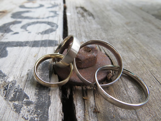 Symbolika srebra w kulturze i wierzeniach